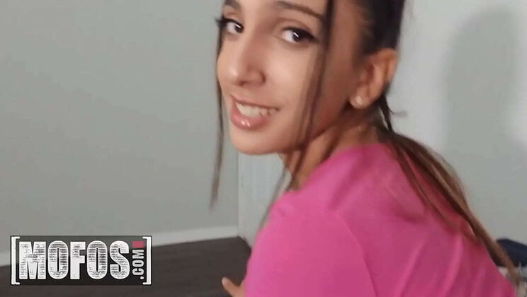 Üvey babası Angelica’nın götünü sevgilisi yerine parçalıyor